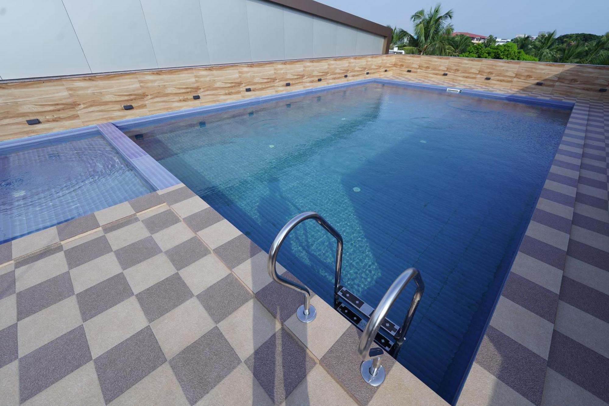 Hotel Newline Orchid Guruvayur Exterior photo